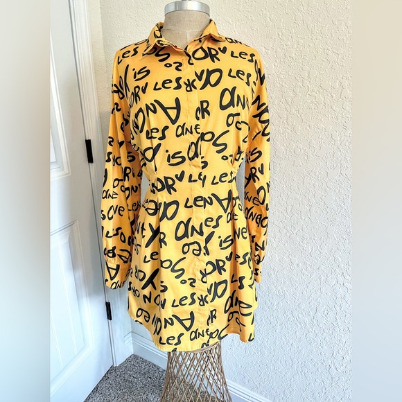 Halfheart Women’s Size M Blouse Dress with Script Writing and Pleated Waist - Picture 2 of 13